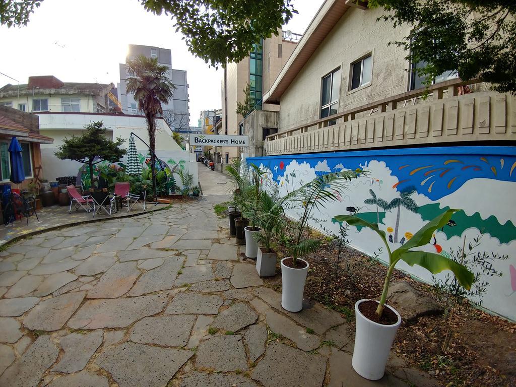 Backpacker'S Home Seogwipo Exterior photo